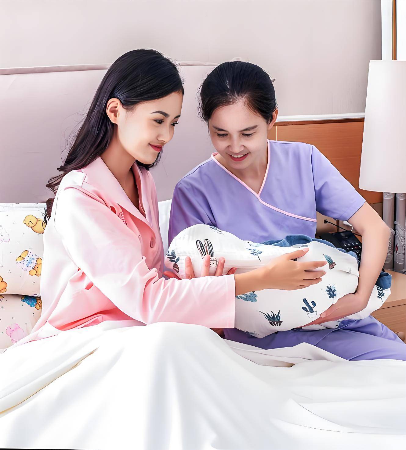 錢多人不傻 為何有錢人與大明星偏愛月嫂而非月子中心？——以赤峰五狐家政為例的一場產(chǎn)后護(hù)理沉思